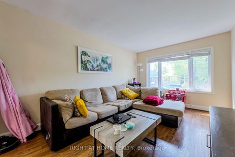 Photo 6 at 32 Florens Avenue, Birchmount, Toronto