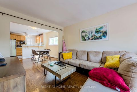 Photo 7 at 32 Florens Avenue, Birchmount, Toronto