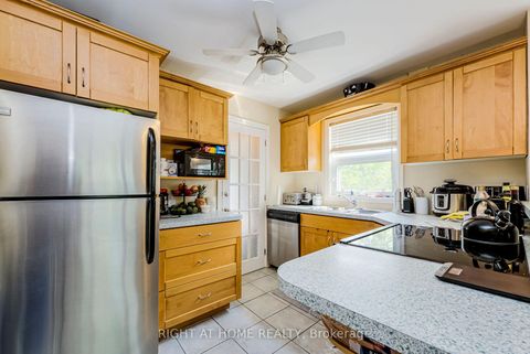 Photo 12 at 32 Florens Avenue, Birchmount, Toronto
