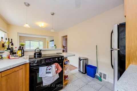 Photo 14 at 32 Florens Avenue, Birchmount, Toronto