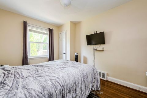 Photo 16 at 32 Florens Avenue, Birchmount, Toronto