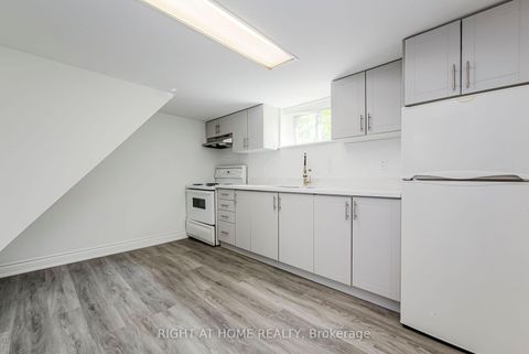 Photo 22 at 32 Florens Avenue, Birchmount, Toronto