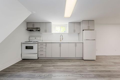 Photo 23 at 32 Florens Avenue, Birchmount, Toronto