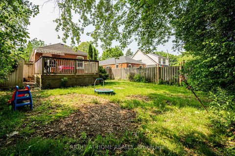 Photo 37 at 32 Florens Avenue, Birchmount, Toronto