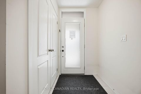 Photo 4 at 885 Kicking Horse Path, McLaughlin, Oshawa