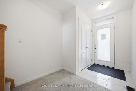 Photo 5 at 885 Kicking Horse Path, McLaughlin, Oshawa