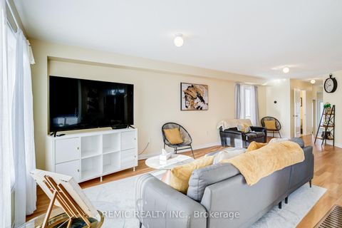 Photo 7 at 36 Sailors Landing, Bowmanville, Clarington
