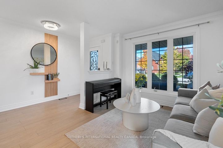 Photo 4 at 2182 Meadowglen Drive, WM Westmount, Oakville