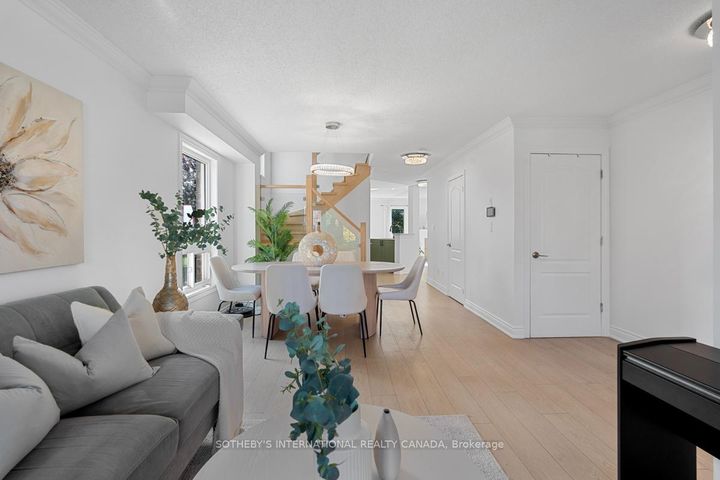 Photo 5 at 2182 Meadowglen Drive, WM Westmount, Oakville