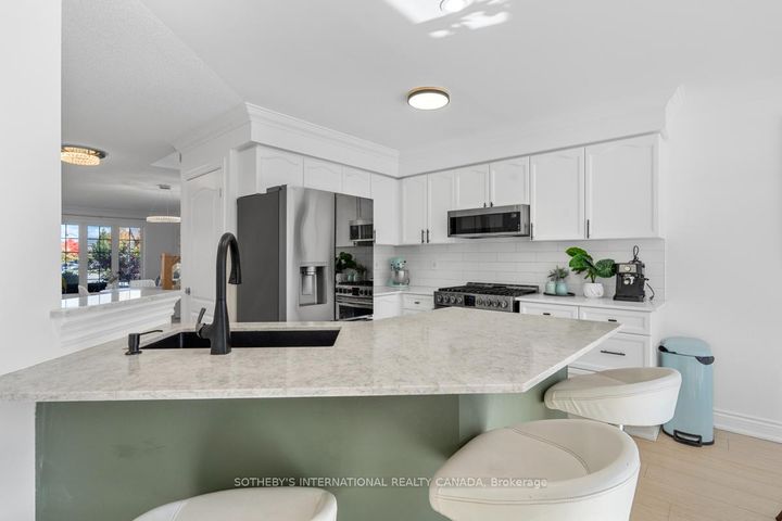 Photo 9 at 2182 Meadowglen Drive, WM Westmount, Oakville