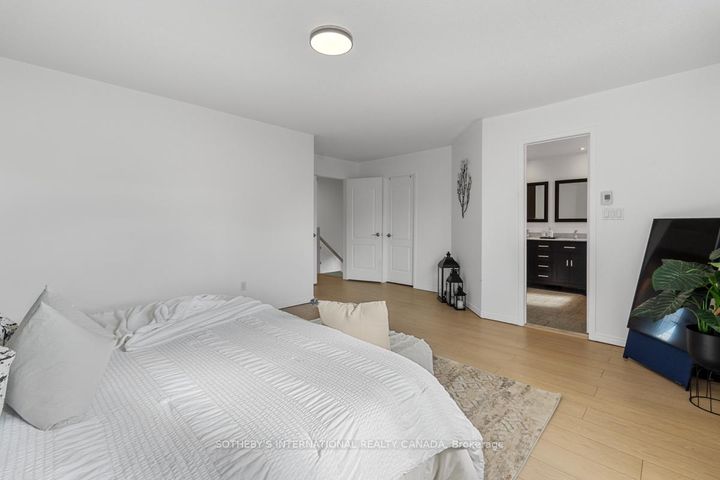 Photo 16 at 2182 Meadowglen Drive, WM Westmount, Oakville