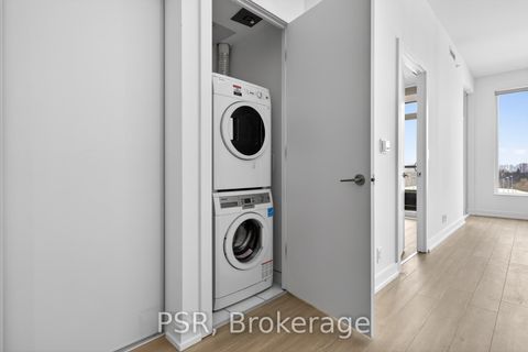 Photo 15 at 509 - 6 Parkwood Avenue, Casa Loma, Toronto