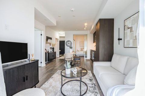 Photo 10 at 2101S - 127 Broadway Avenue, Mount Pleasant West, Toronto