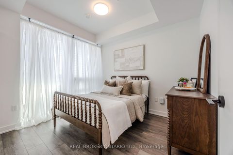 Photo 12 at 2101S - 127 Broadway Avenue, Mount Pleasant West, Toronto