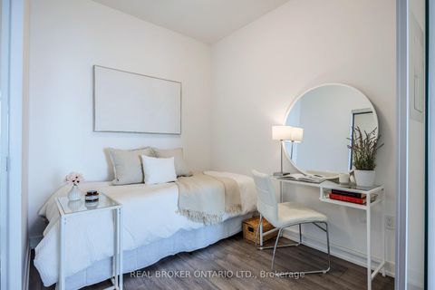 Photo 16 at 2101S - 127 Broadway Avenue, Mount Pleasant West, Toronto