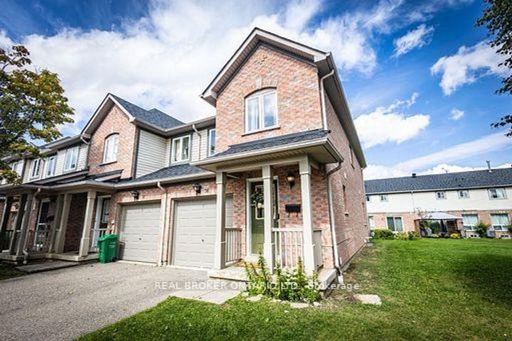 Photo 5 at 36 - 5255 Guildwood Way, Hurontario, Mississauga