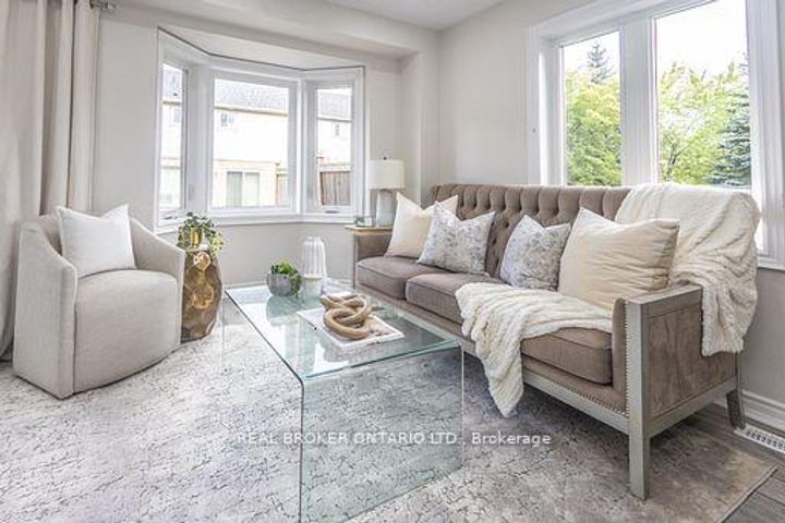 Photo 9 at 36 - 5255 Guildwood Way, Hurontario, Mississauga