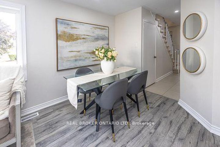 Photo 12 at 36 - 5255 Guildwood Way, Hurontario, Mississauga