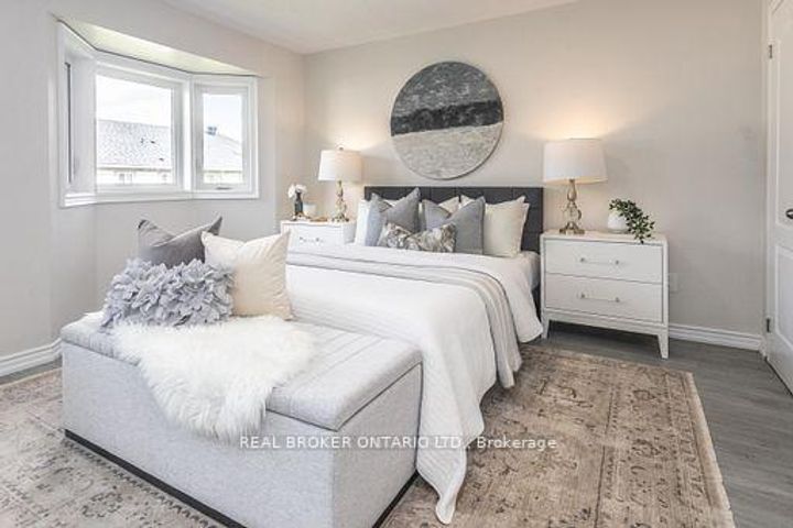 Photo 18 at 36 - 5255 Guildwood Way, Hurontario, Mississauga