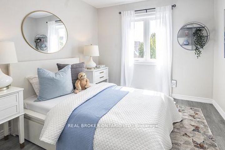 Photo 23 at 36 - 5255 Guildwood Way, Hurontario, Mississauga