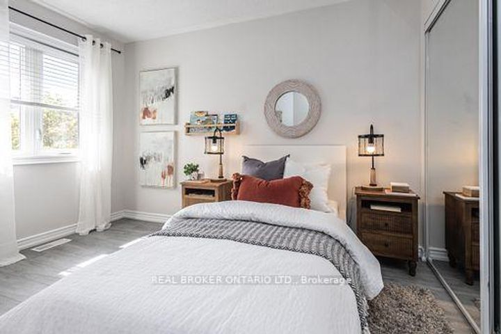 Photo 24 at 36 - 5255 Guildwood Way, Hurontario, Mississauga