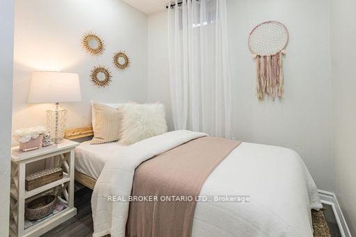 Photo 29 at 36 - 5255 Guildwood Way, Hurontario, Mississauga