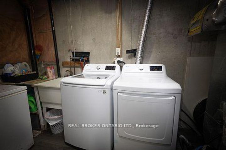 Photo 31 at 36 - 5255 Guildwood Way, Hurontario, Mississauga