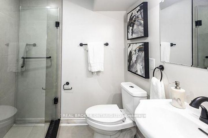 Photo 33 at 36 - 5255 Guildwood Way, Hurontario, Mississauga