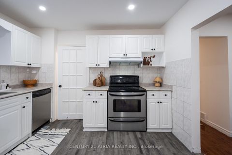 Photo 12 at 3 Lamberton Boulevard, York University Heights, Toronto