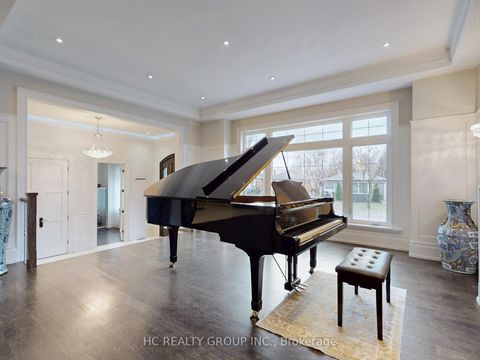 Photo 3 at 256 Park Home Avenue, Willowdale West, Toronto