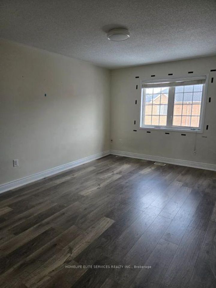Photo 5 at 110 Crystalview Crescent, Bram East, Brampton