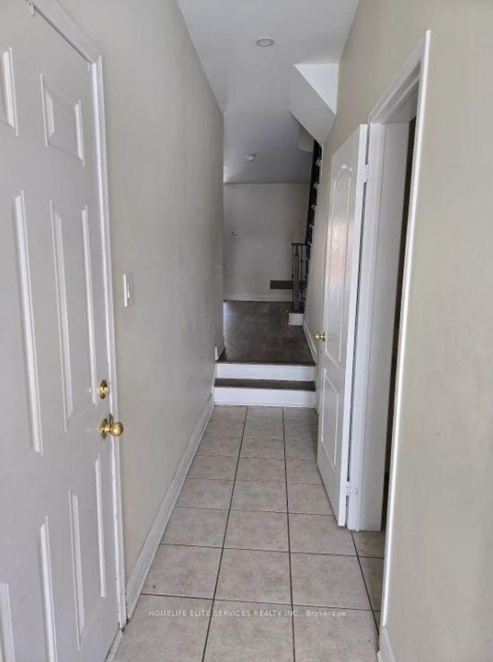 Photo 6 at 110 Crystalview Crescent, Bram East, Brampton