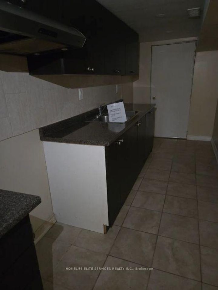 Photo 7 at 110 Crystalview Crescent, Bram East, Brampton