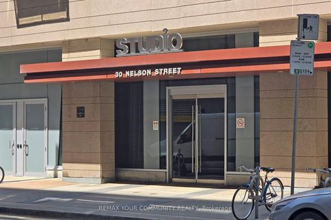 Photo 2 at 408 - 30 Nelson Street, Waterfront Communities C1, Toronto