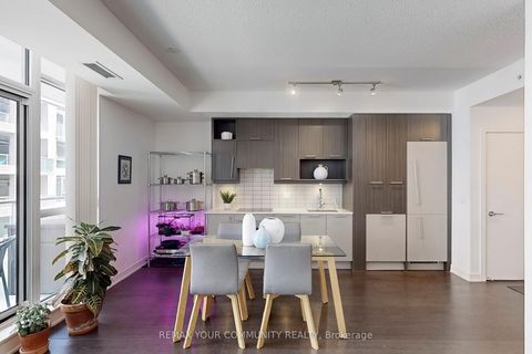 Photo 9 at 408 - 30 Nelson Street, Waterfront Communities C1, Toronto