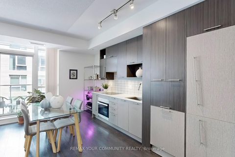Photo 13 at 408 - 30 Nelson Street, Waterfront Communities C1, Toronto