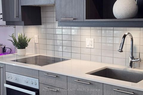 Photo 15 at 408 - 30 Nelson Street, Waterfront Communities C1, Toronto