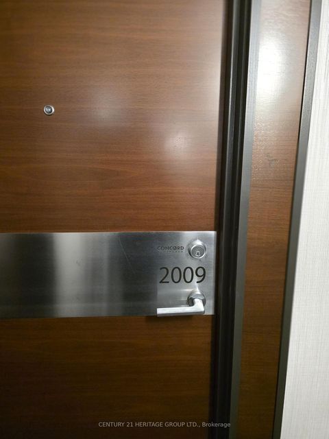 Photo 3 at 2009 - 15 Iceboat Terrace, Waterfront Communities C1, Toronto