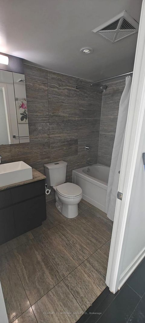 Photo 12 at 2009 - 15 Iceboat Terrace, Waterfront Communities C1, Toronto