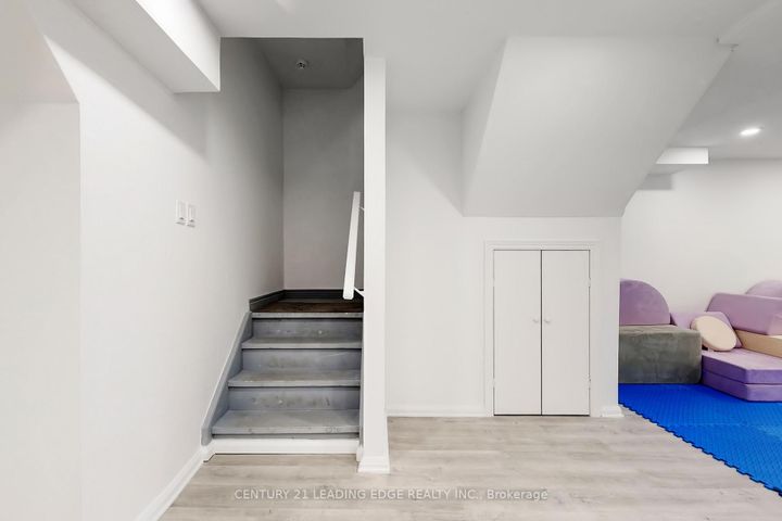 Photo 33 at 6 Poetry Drive, Vellore Village, Vaughan