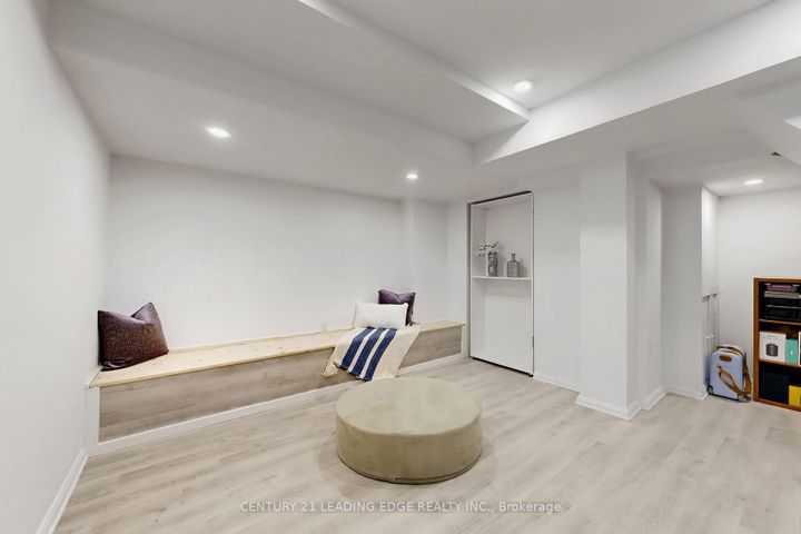 Photo 35 at 6 Poetry Drive, Vellore Village, Vaughan