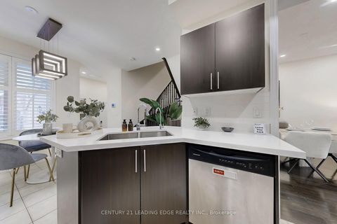 Photo 10 at 6 Poetry Drive, Vellore Village, Vaughan