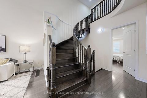 Photo 13 at 6 Poetry Drive, Vellore Village, Vaughan