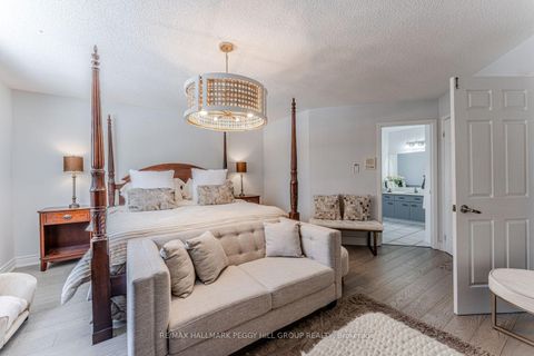 Photo 8 at 153 Browning Trail, Letitia Heights, Barrie