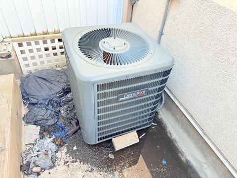 Photo 14 at 716 - 42 Western Battery Road E, Niagara, Toronto