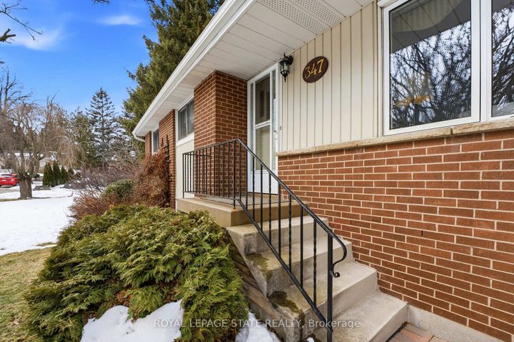 Photo 1 at 347 Clarendon Drive, Ancaster, Hamilton