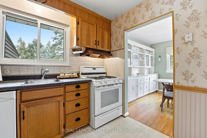 Photo 9 at 347 Clarendon Drive, Ancaster, Hamilton