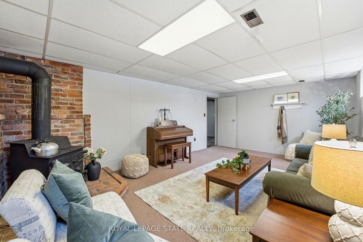 Photo 17 at 347 Clarendon Drive, Ancaster, Hamilton