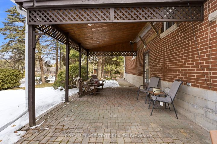 Photo 20 at 347 Clarendon Drive, Ancaster, Hamilton