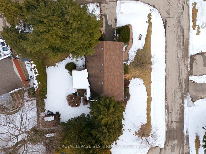 Photo 24 at 347 Clarendon Drive, Ancaster, Hamilton